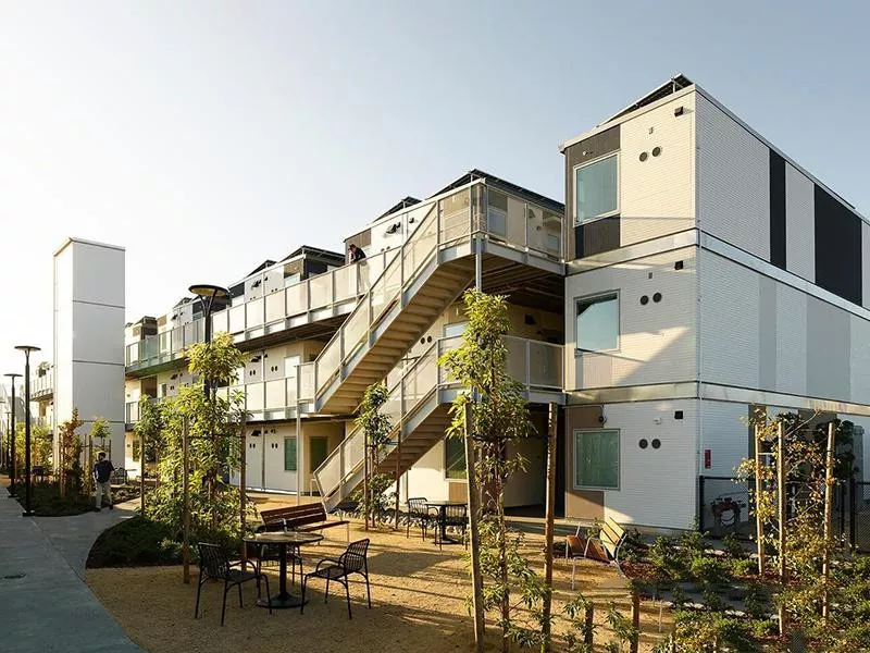 Çox hekayə prefabrik konteyner evləri