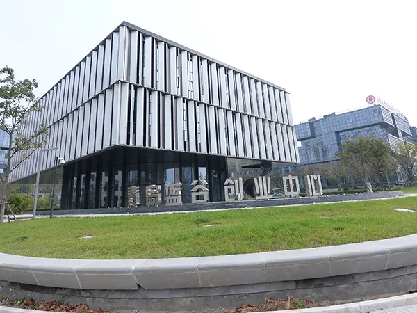 Prefabrik polad hündürlükdə